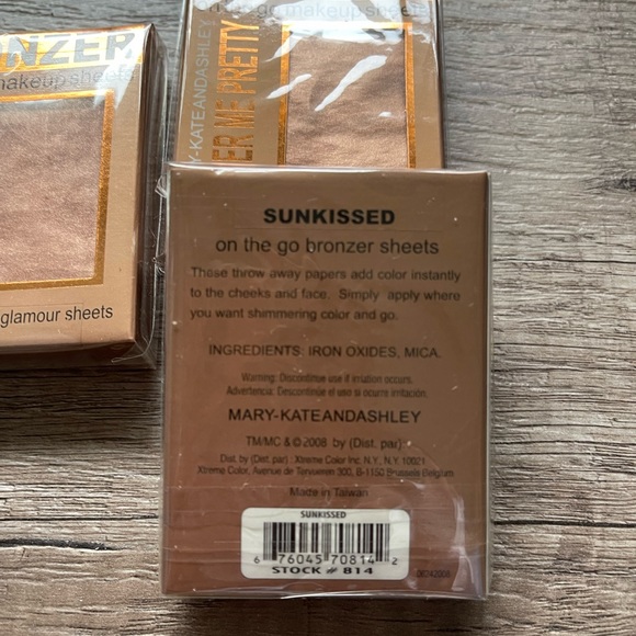 Mary Kate and Ashley On the Go Bronzer Makeup Sheets - Picture 2 of 2